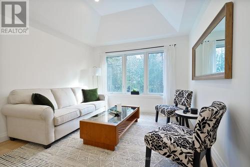 119 Duke Street, Middlesex Centre (Komoka), ON - Indoor Photo Showing Living Room