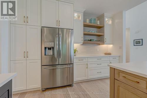 119 Duke Street, Middlesex Centre (Komoka), ON - Indoor Photo Showing Kitchen