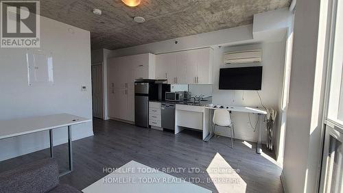 743 - 1900 Simcoe Street N, Oshawa, ON - Indoor Photo Showing Kitchen