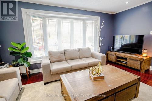 82 Sedgemount Drive, Toronto, ON - Indoor Photo Showing Living Room