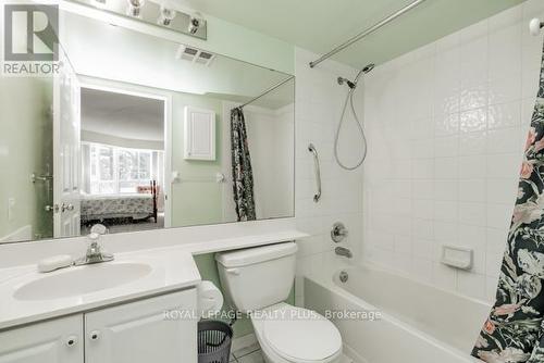 205 - 2628 Mccowan Road, Toronto, ON - Indoor Photo Showing Bathroom