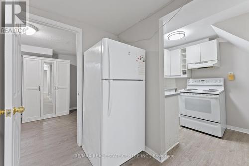 Lower - 79 Fawndale Crescent, Toronto, ON - Indoor Photo Showing Kitchen