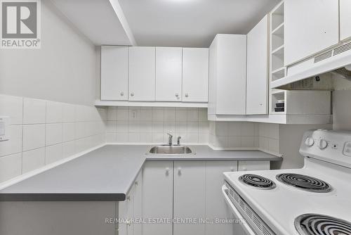 Lower - 79 Fawndale Crescent, Toronto, ON - Indoor Photo Showing Kitchen