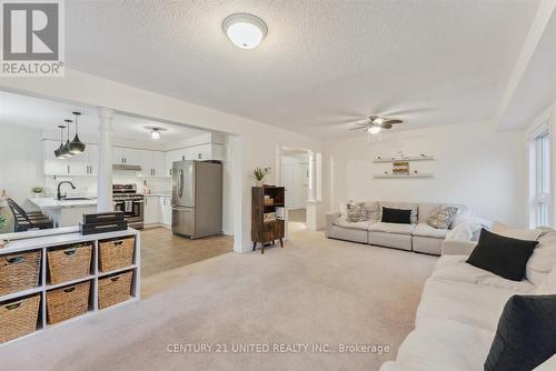 162 Farrier Crescent, Peterborough (Northcrest), ON - Indoor Photo Showing Living Room