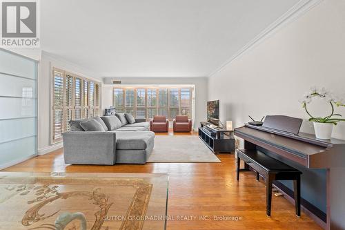 410 - 1 Clark Avenue W, Vaughan, ON - Indoor Photo Showing Living Room