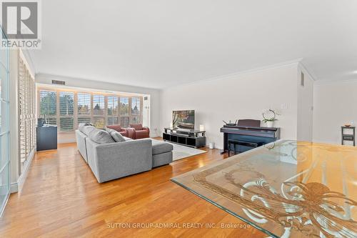 410 - 1 Clark Avenue W, Vaughan, ON - Indoor Photo Showing Living Room