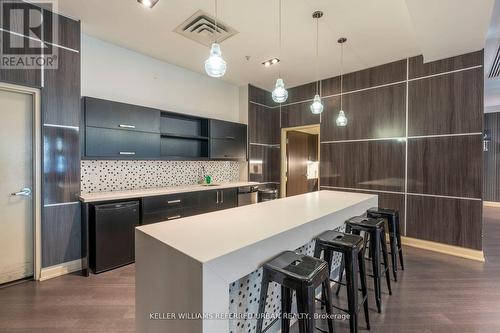 Ph 6 - 95 North Park Road, Vaughan, ON - Indoor Photo Showing Kitchen With Upgraded Kitchen