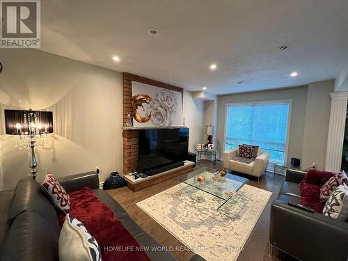 37 Brookwood Drive, Richmond Hill, ON - Indoor Photo Showing Living Room