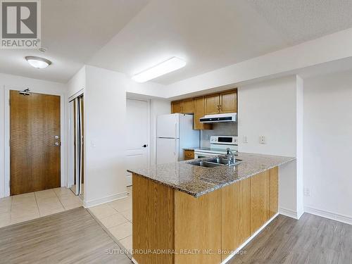 811 - 50 Disera Drive, Vaughan, ON - Indoor Photo Showing Kitchen With Double Sink