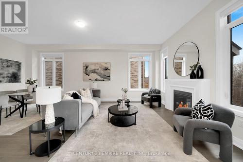 210 Ferragine Crescent, Bradford West Gwillimbury, ON - Indoor Photo Showing Living Room With Fireplace