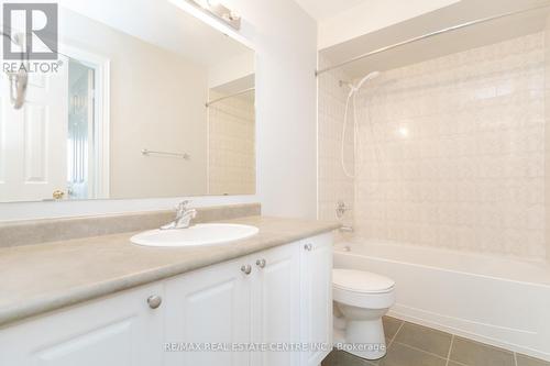 84 Monarchy Street, Barrie, ON - Indoor Photo Showing Bathroom