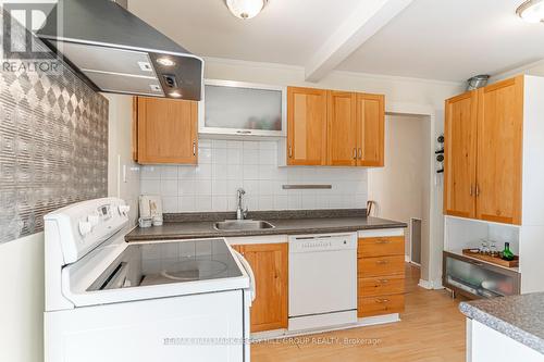 124 Albert Street, Collingwood, ON - Indoor Photo Showing Kitchen