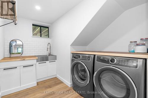 2764 Fairgrounds Road, Severn, ON - Indoor Photo Showing Laundry Room