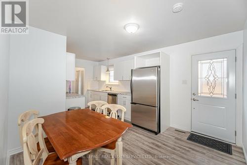 30 Burbank Place, Barrie, ON - Indoor Photo Showing Dining Room