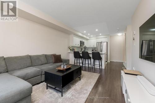 39 Golden Springs Drive, Brampton, ON - Indoor Photo Showing Living Room