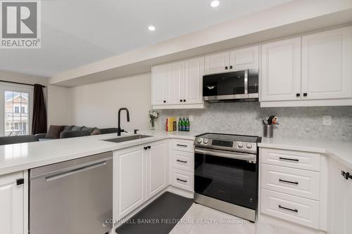 39 Golden Springs Drive, Brampton, ON - Indoor Photo Showing Kitchen With Upgraded Kitchen