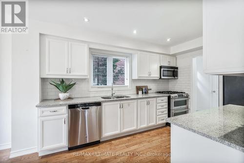 431 Commonwealth Circle, Mississauga, ON - Indoor Photo Showing Kitchen With Double Sink