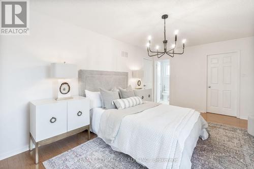 431 Commonwealth Circle, Mississauga, ON - Indoor Photo Showing Bedroom