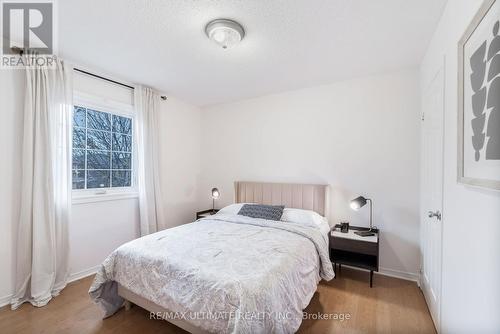 431 Commonwealth Circle, Mississauga, ON - Indoor Photo Showing Bedroom