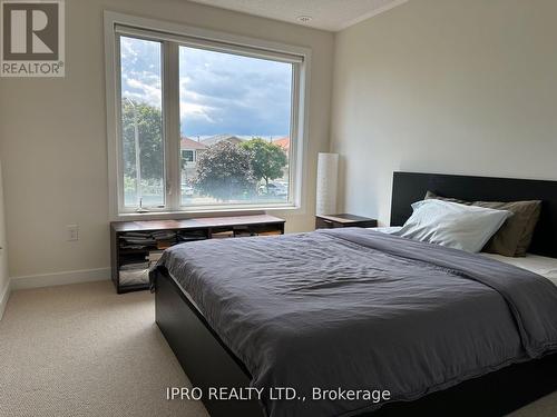 9 - 4020 Parkside Village Drive, Mississauga, ON - Indoor Photo Showing Bedroom