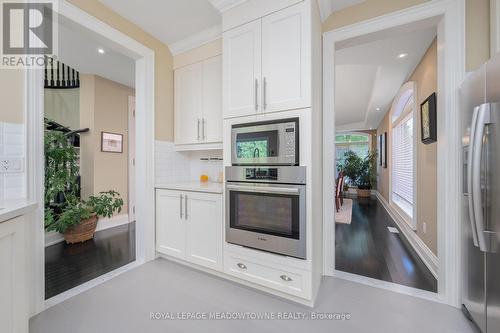 42 Oak Street, Halton Hills, ON - Indoor Photo Showing Kitchen