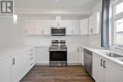 141 Summersides Boulevard, Pelham, ON - Indoor Photo Showing Kitchen