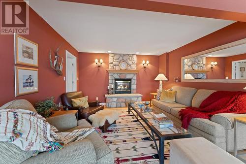 476 Dalhousie, Amherstburg, ON - Indoor Photo Showing Living Room With Fireplace