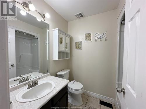 5965 North Woodmont Avenue, Lasalle, ON - Indoor Photo Showing Bathroom