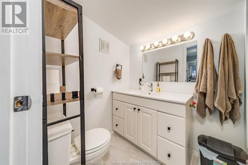 1174 Hickory Road, Windsor, ON - Indoor Photo Showing Bathroom