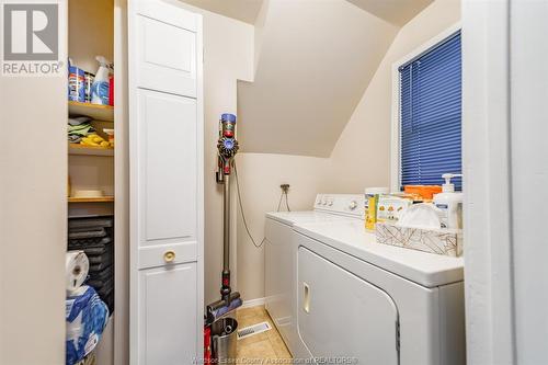 1174 Hickory Road, Windsor, ON - Indoor Photo Showing Laundry Room