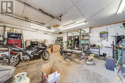 1174 Hickory Road, Windsor, ON - Indoor Photo Showing Garage