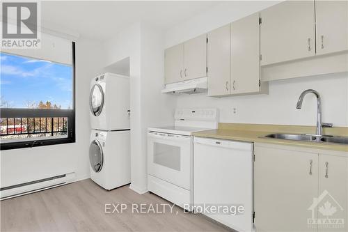 402 - 370 Dominion Avenue, Ottawa, ON - Indoor Photo Showing Laundry Room