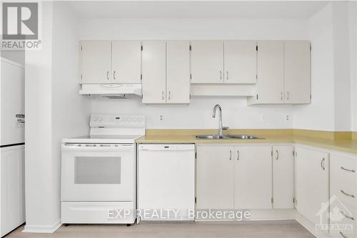 402 - 370 Dominion Avenue, Ottawa, ON - Indoor Photo Showing Kitchen With Double Sink