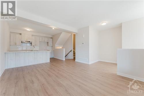 171 Beebalm Crescent, Ottawa, ON - Indoor Photo Showing Kitchen