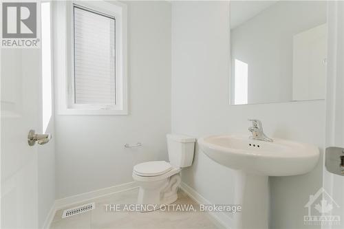 394 Meynell Road, Ottawa, ON - Indoor Photo Showing Bathroom