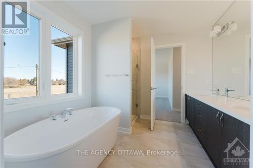 394 Meynell Road, Ottawa, ON - Indoor Photo Showing Bathroom