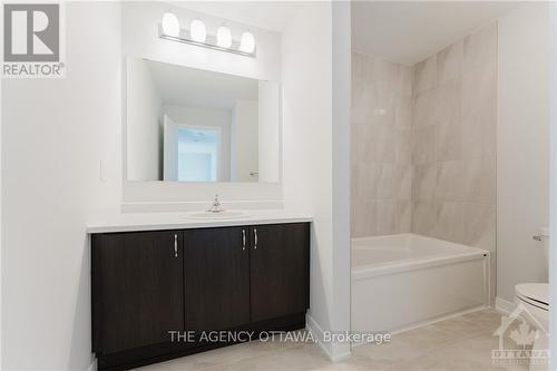 394 Meynell Road, Ottawa, ON - Indoor Photo Showing Bathroom