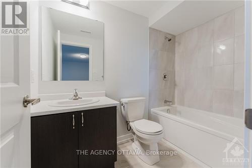 394 Meynell Road, Ottawa, ON - Indoor Photo Showing Bathroom