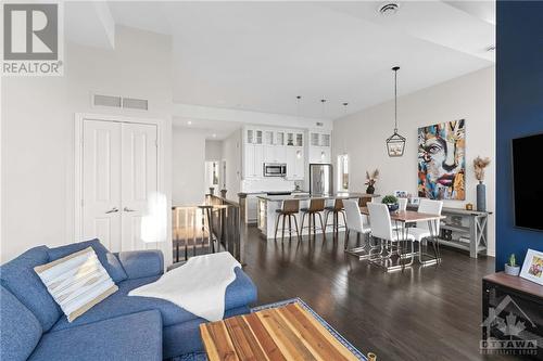 224 Pembina Private, Ottawa, ON - Indoor Photo Showing Living Room