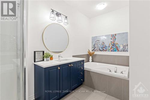 224 Pembina, Ottawa, ON - Indoor Photo Showing Bathroom