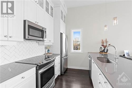 224 Pembina Private, Ottawa, ON - Indoor Photo Showing Kitchen With Stainless Steel Kitchen With Upgraded Kitchen