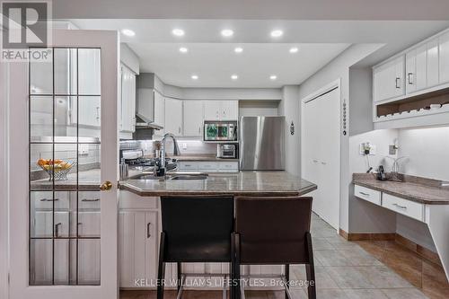 6 Ainsley Court, London, ON - Indoor Photo Showing Kitchen With Double Sink With Upgraded Kitchen