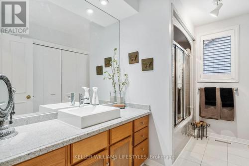 6 Ainsley Court, London, ON - Indoor Photo Showing Bathroom