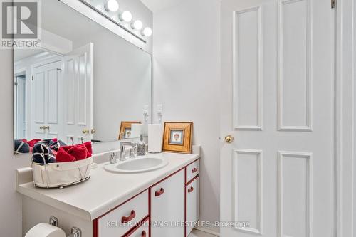 6 Ainsley Court, London, ON - Indoor Photo Showing Bathroom