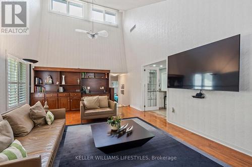 6 Ainsley Court, London, ON - Indoor Photo Showing Living Room