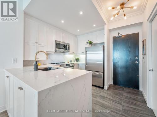 3808 - 8 Park Road, Toronto, ON - Indoor Photo Showing Kitchen With Stainless Steel Kitchen With Upgraded Kitchen