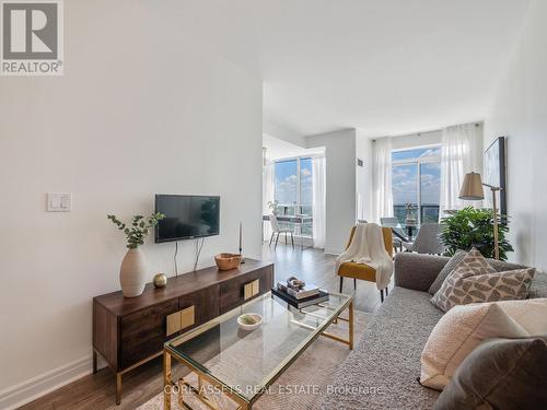 3808 - 8 Park Road, Toronto, ON - Indoor Photo Showing Living Room