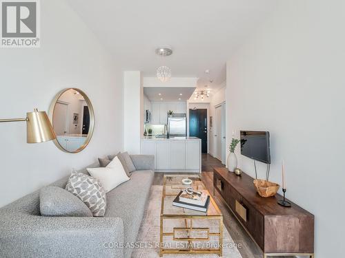 3808 - 8 Park Road, Toronto, ON - Indoor Photo Showing Living Room