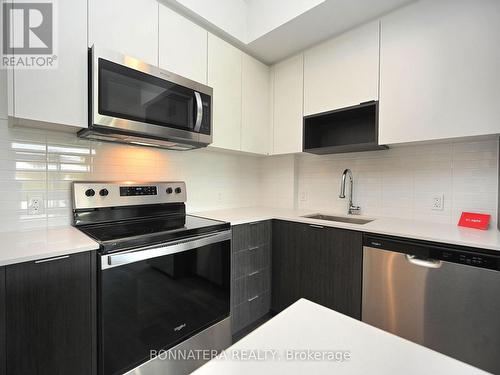 408 - 202 Burnhamthorpe Road E, Mississauga, ON - Indoor Photo Showing Kitchen With Stainless Steel Kitchen With Upgraded Kitchen