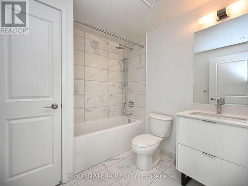 408 - 202 Burnhamthorpe Road E, Mississauga, ON - Indoor Photo Showing Bathroom